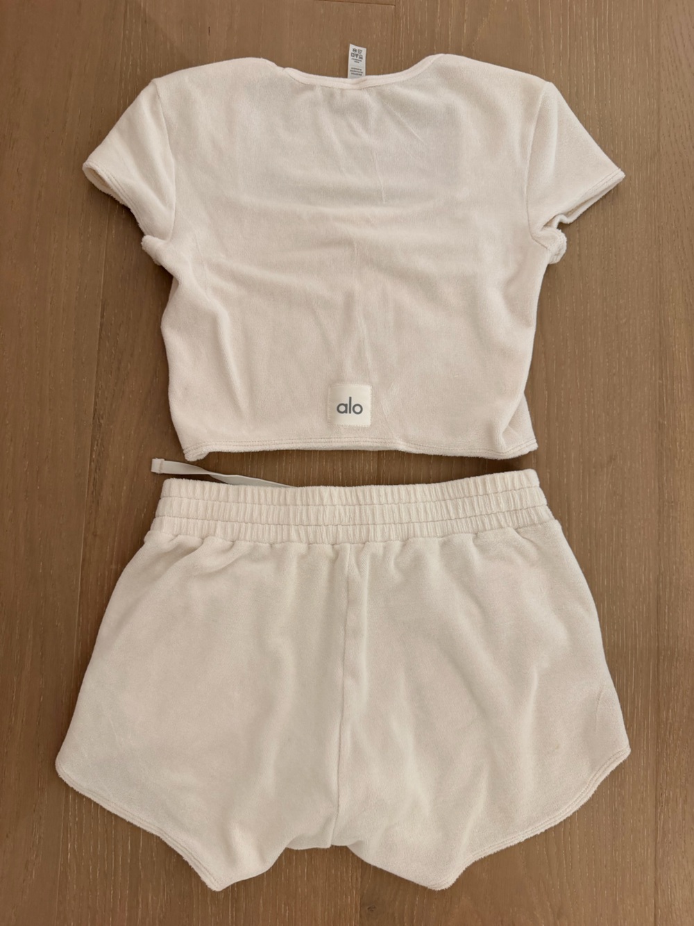 Alo Terry Shorts and Cropped Top Set in cream color - Picture 3 of 6